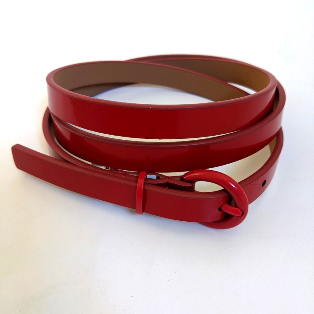 Banana Republic synthetic patent leather skinny belt